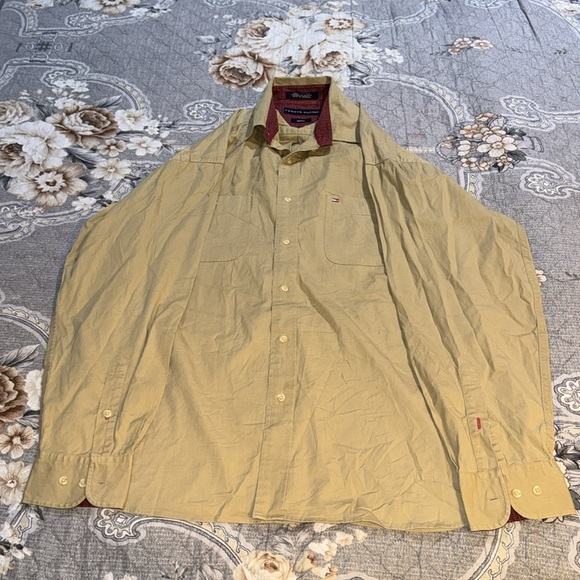 TOMMY HILFIGER BUTTON DOWN SHIRT - Picture 5 of 6